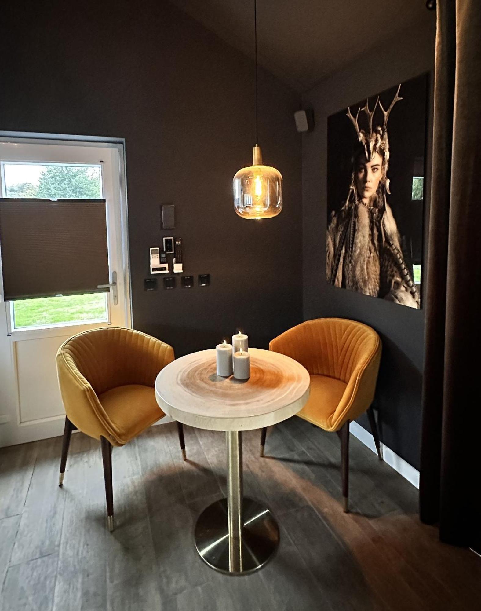 Wellness Tuin - Ultieme Partner Beleving - St Hubertus Suite Met Jacuzzi ,Openhaard, Prive Hottub En Prive Sauna In Jachthut Stijl 호스트 외부 사진