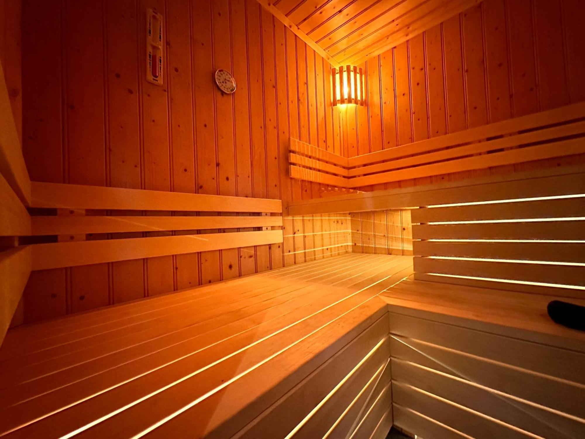 Wellness Tuin - Ultieme Partner Beleving - St Hubertus Suite Met Jacuzzi ,Openhaard, Prive Hottub En Prive Sauna In Jachthut Stijl 호스트 외부 사진